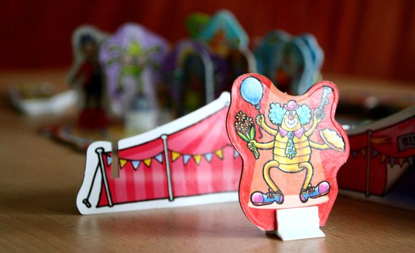 Foto: Recenze: Flea Circus - blešky až do domu Foto: Recenze: Flea Circus - blešky až do domu