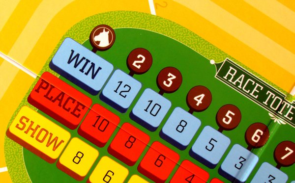 Board game review: HomeStretch - board detail Board game review: HomeStretch - board detail