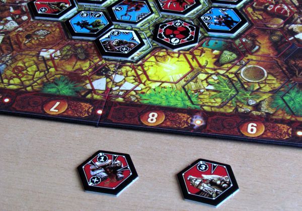 Board game review: Neuroshima Hex - game in progress Board game review: Neuroshima Hex - game in progress