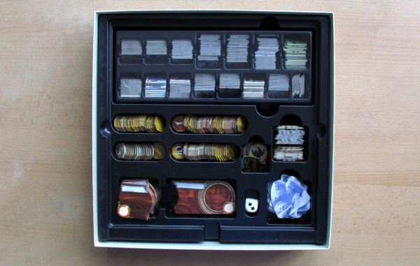 Board game review: Small World - box Board game review: Small World - box